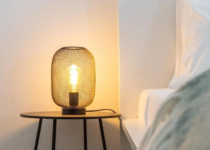 Daire Noor - Dolce Flair In Center *