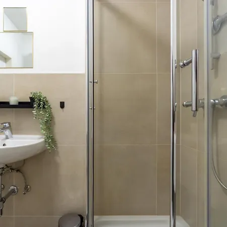 Noor - Dolce Flair In Center Apartment *