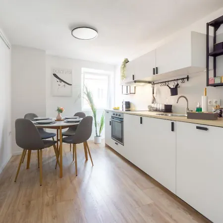 Noor - Dolce Flair In Center Apartment Graz