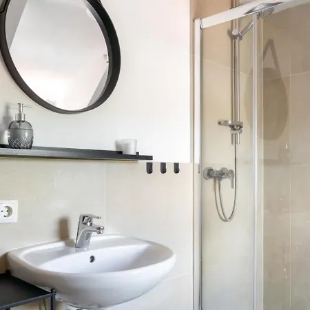 Noor - Dolce Flair In Center Apartment