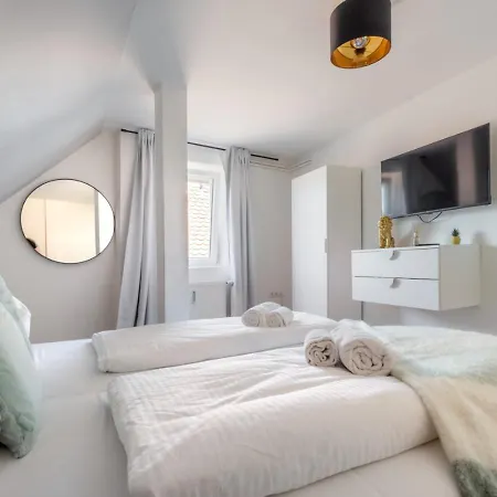 Noor - Dolce Flair In Center Apartment