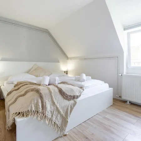 Noor - Dolce Flair In Center Apartment *