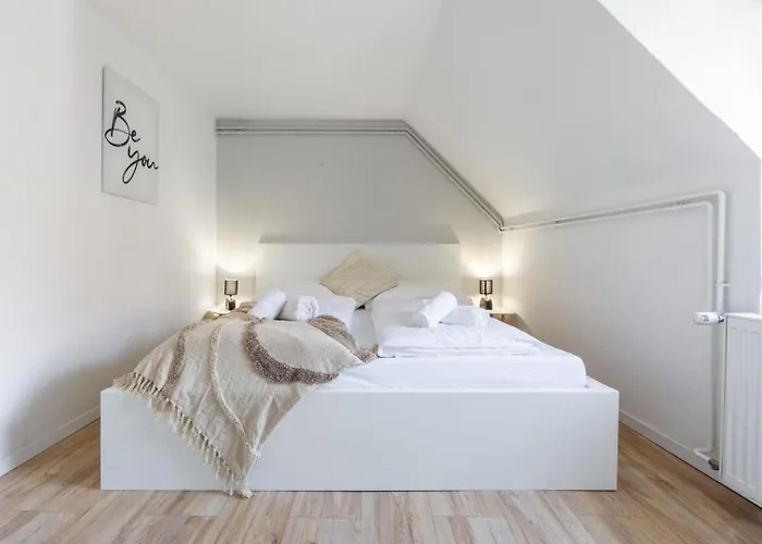 Dolce Flair In Center *