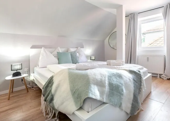 Dolce Flair In Center