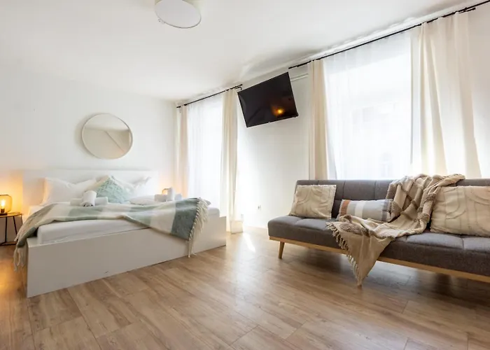 Dolce Flair In Center *